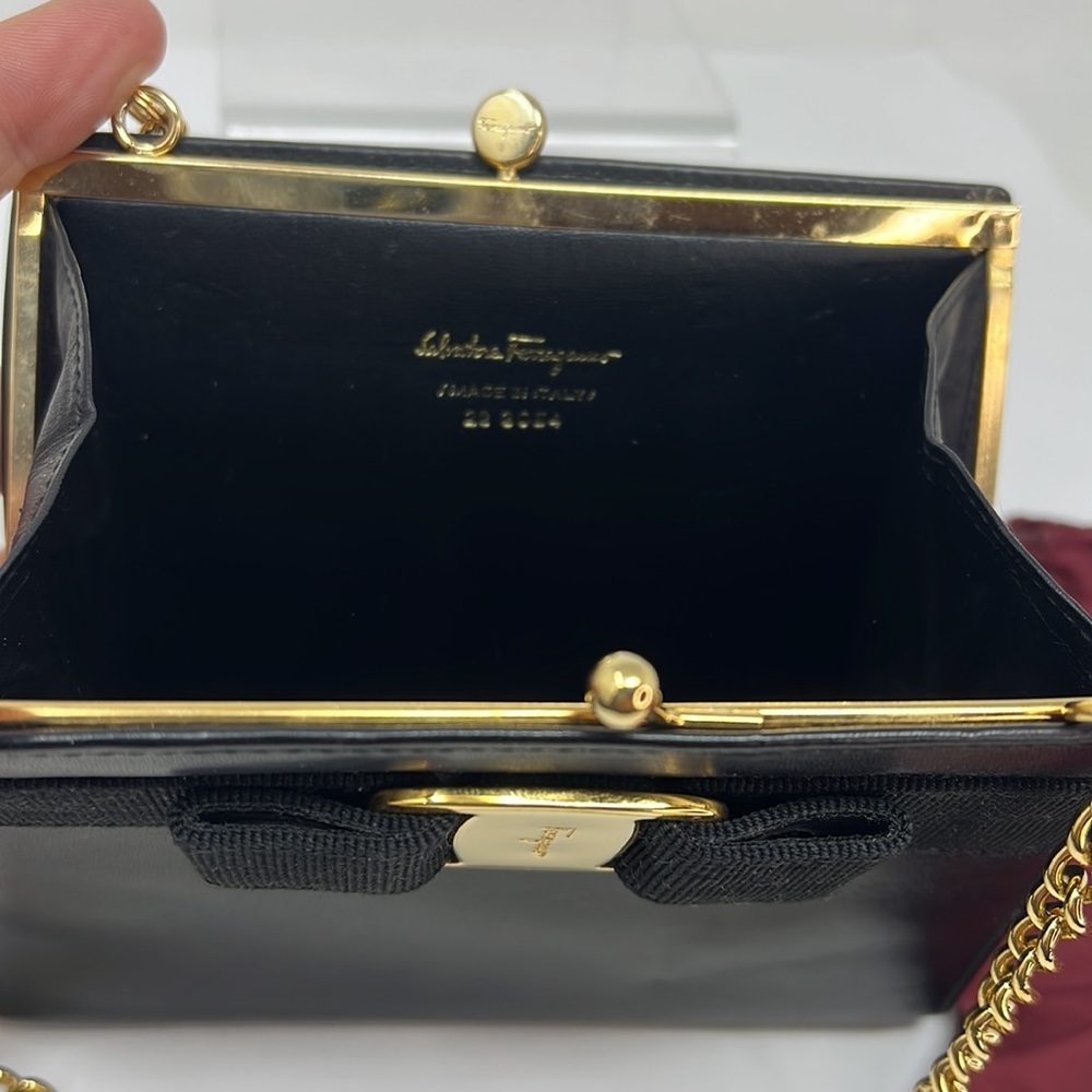 Salvatore Ferragamo Vara Bow Kisslock Black Leather Chain Crossbody Bag - Picture 10 of 15